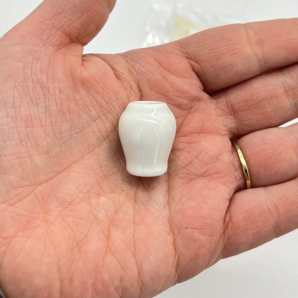 Mary's Miniatures Dollhouse White Ceramic Tapered Vase Accessory 1:12‎ Scale